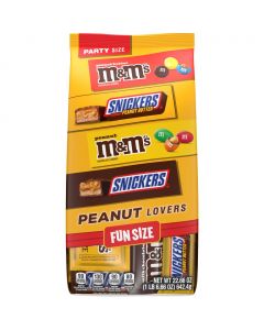 Snickers and M&amp;M&#039;s Peanut and Peanut Butter Lovers Assorted Candy Pack 642.4 g / 22.66 oz